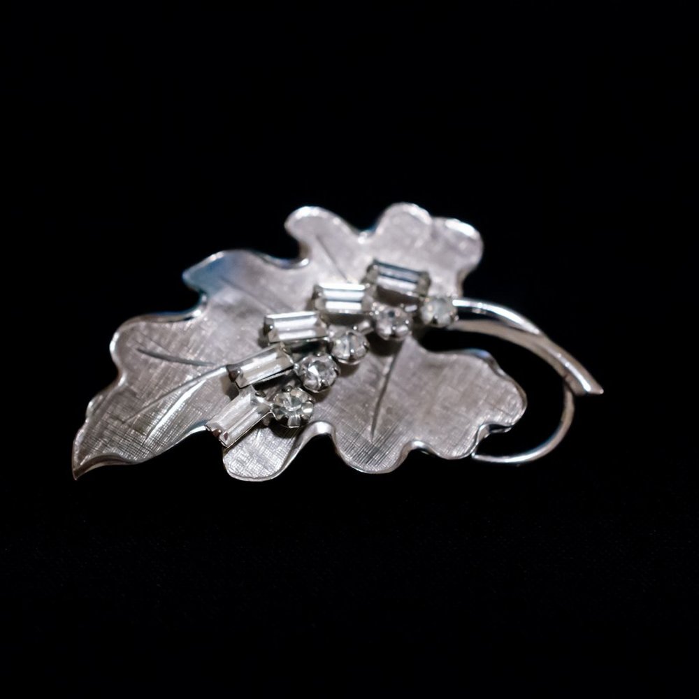 Carl Art Vintage Sterling Silver Leaf brooch